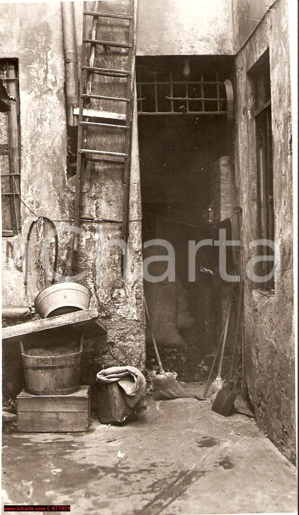 Fotografia d epoca originale 1940 MILANO Scorcio di un abitazione lungo i Navigli Fotografia 1