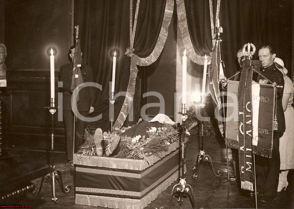 Fotografia d epoca originale 1933 MILANO Camera ardente di Vally ROSSI Universitario del GUF Fotografia 1