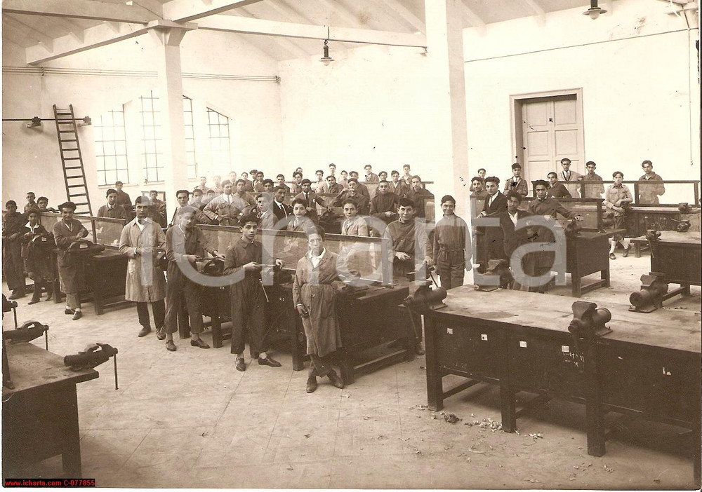 Fotografia d epoca originale 1925 CATANIA Scuola Industriale padiglione aggiustaggio 1