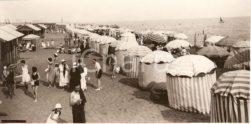 Fotografia d epoca originale 1932 Ostia Lido di Roma Foto spiaggia e ombrelloni 1