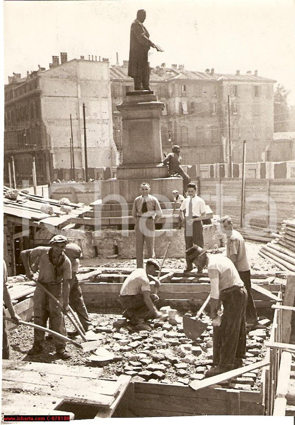 Fotografia d epoca originale 1939 Milano Piazza Cavour Foto sistemazione monumento 1