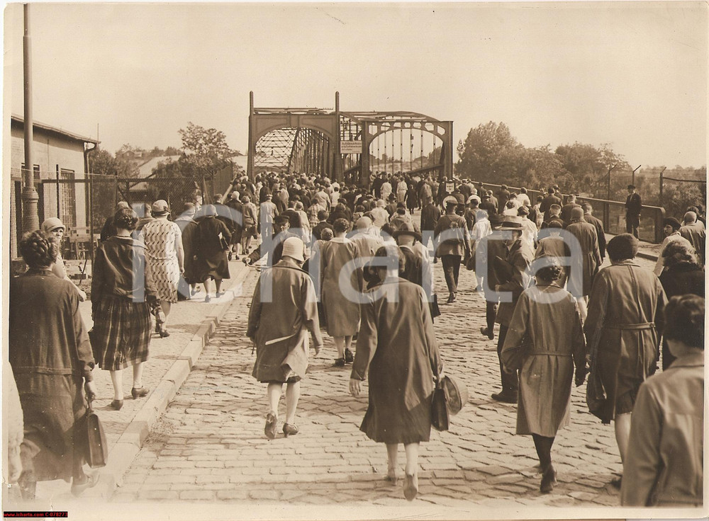 Fotografia d epoca originale 1940 RUMMELSBURG work in factory  tired people Photo 1