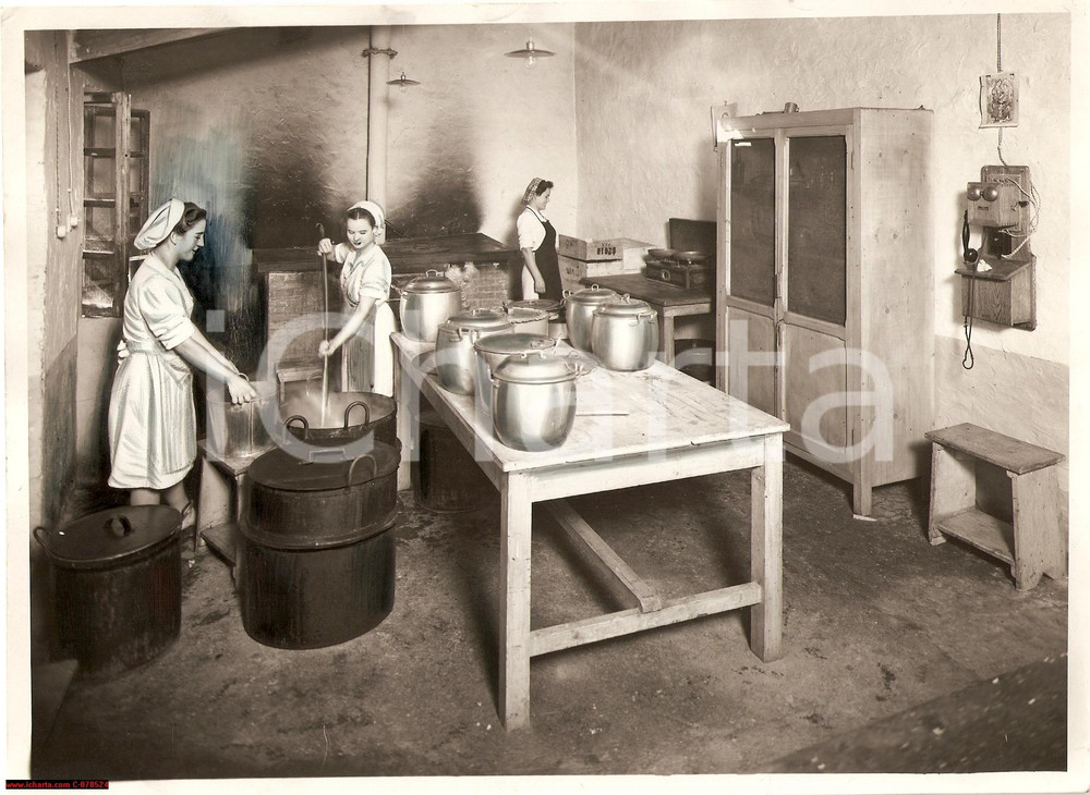 Fotografia d epoca originale 1942 AMMI MINATORI Mensa aziendale  propaganda  FOTO 1