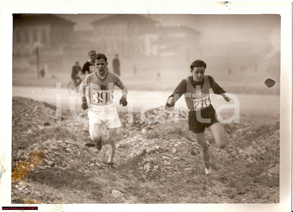 Fotografia d epoca originale 1936 Milano Corsa Campestre Giovani Fascisti Lazzarini 1