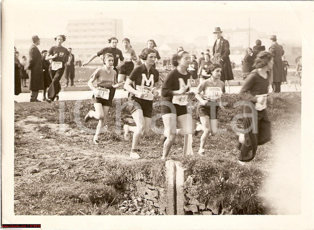 Oggetto da collezione cartaceo 1936 Milano  Leandrina BULZACCHI vince Cross Femminile 1