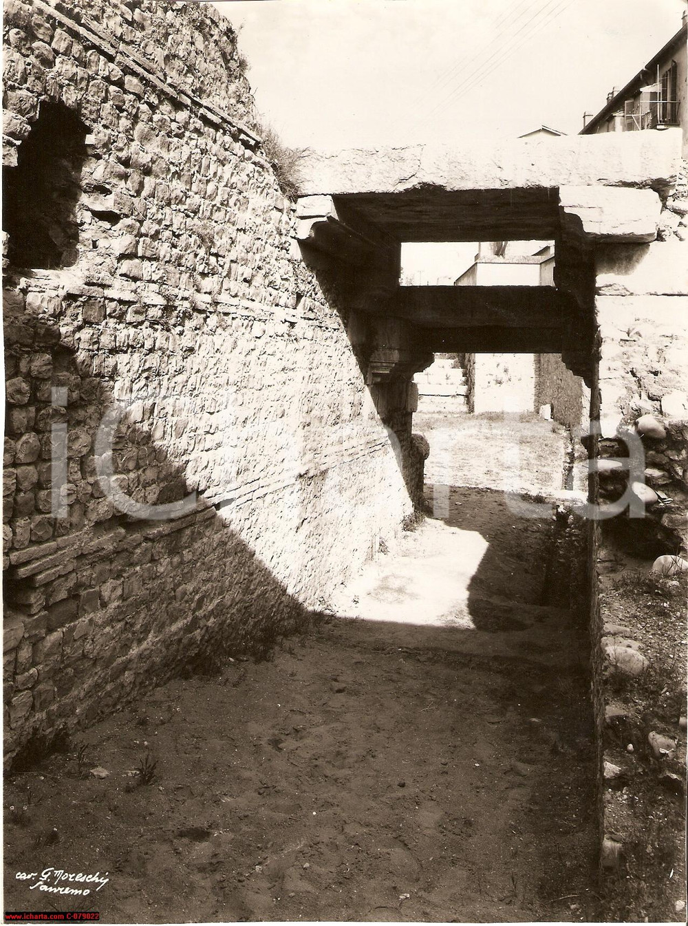Fotografia d epoca originale 1933 VENTIMIGLIA Teatro romano  Ingresso alla Scena 1