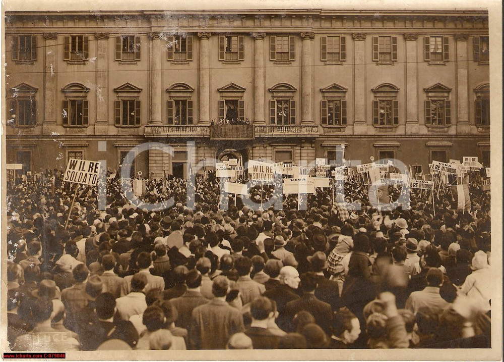 Fotografia d epoca originale 1940 MILANO Dimostrazione al Re PALAZZO REALE 1