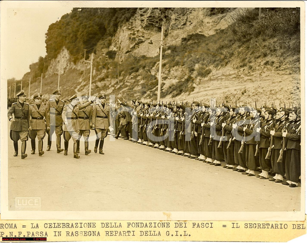Fotografia d epoca originale 1942 Roma  Segretario PNF Vidussoni Foto reparti GIL 1