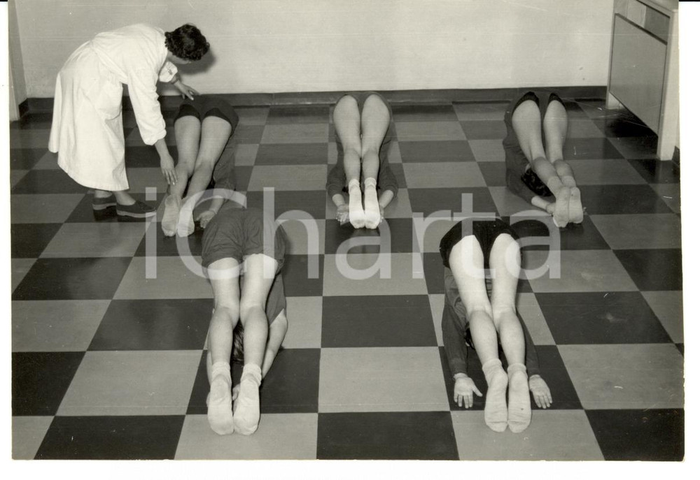 Fotografia d epoca originale 1954 MODENA Ginnastica posturale Casa di Cura BONOLA 1