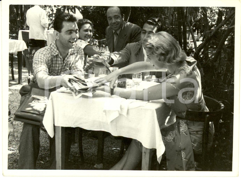 Fotografia d epoca originale 1950 IL LEONE DI AMALFI Ughetto BERTUCCI in pausa sul set NUCCORINI Foto di set 1