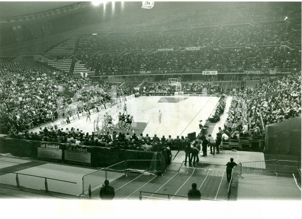 Fotografia d epoca originale 1978 MILANO Basket BILLY MILANO  SINUDYNE BOLOGNA Veduta campo 1
