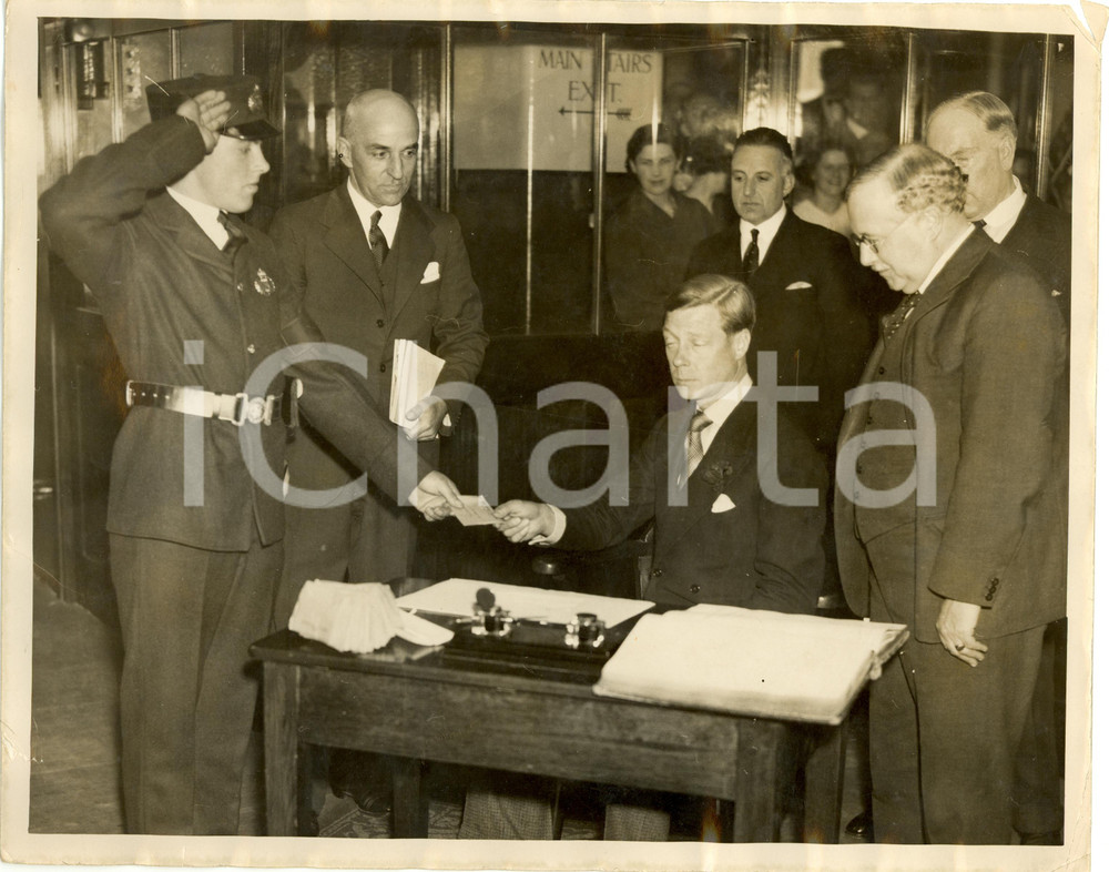 Fotografia d epoca originale 1935 LONDON Prince of Wales in new hall of Central Telegraph Office DANNEGGIATA 1
