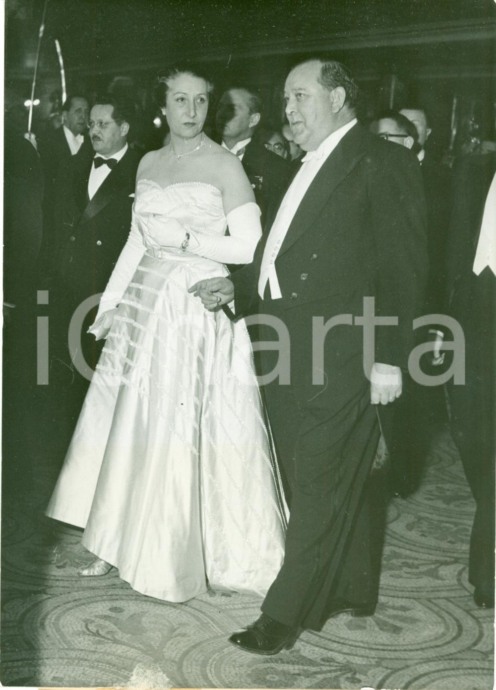 Fotografia d epoca originale 1951 PARIS Gala ONU Segretario Trygve LIE con Michelle AURIOL AUCOUTURIER Foto 1