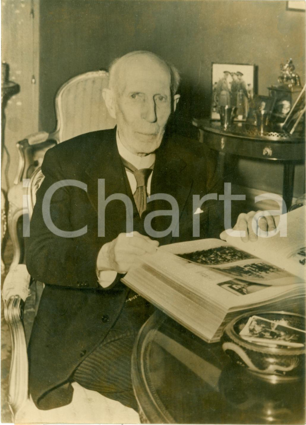 Fotografia d epoca originale 1949 SVEZIA Principe Oscar BERNADOTTE sfoglia album di famiglia Fotografia 1