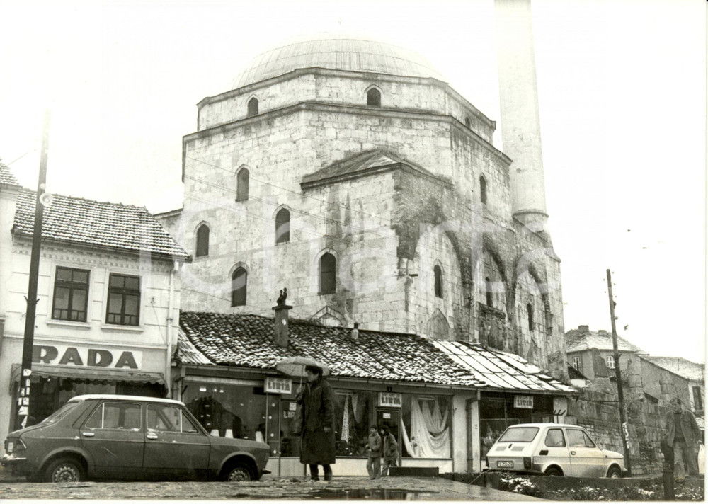 Fotografia d epoca originale 1985 ca PRISTINA KOSOVO Il retro della piÃ¹ antica moschea  RADA e LIRIA Foto 1