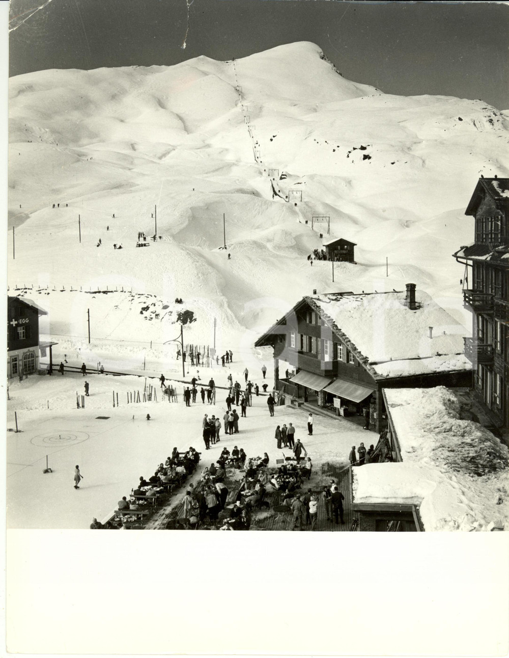 Fotografia d epoca originale 1980 ca SVIZZERA KLEINE SCHEIDEGG  Stazione sciistica su JUNGFRAU DANNEGGIATA 1