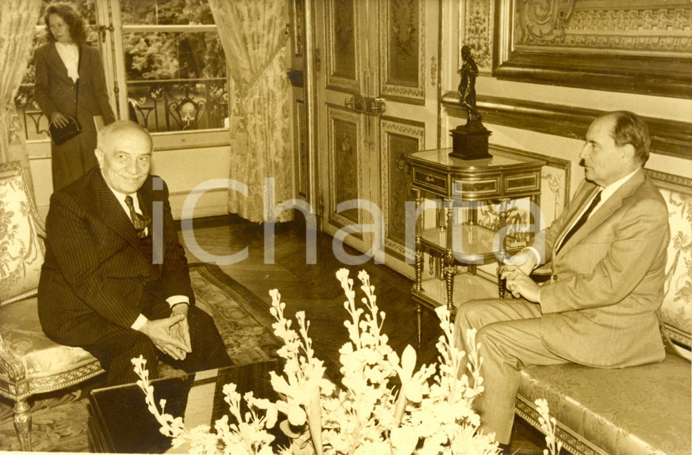 Fotografia d epoca originale 1983 PARIGI F Amintore FANFANI e FranÃ§ois MITTERRAND all ELISEO Fotografia 1