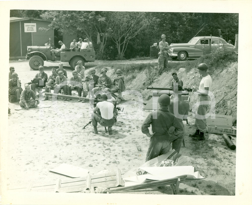 Fotografia d epoca originale 1955 ca NORTH CAROLINA U.S.A.F. Esecitazioni lanciagranate School PISTOL RANGE 1
