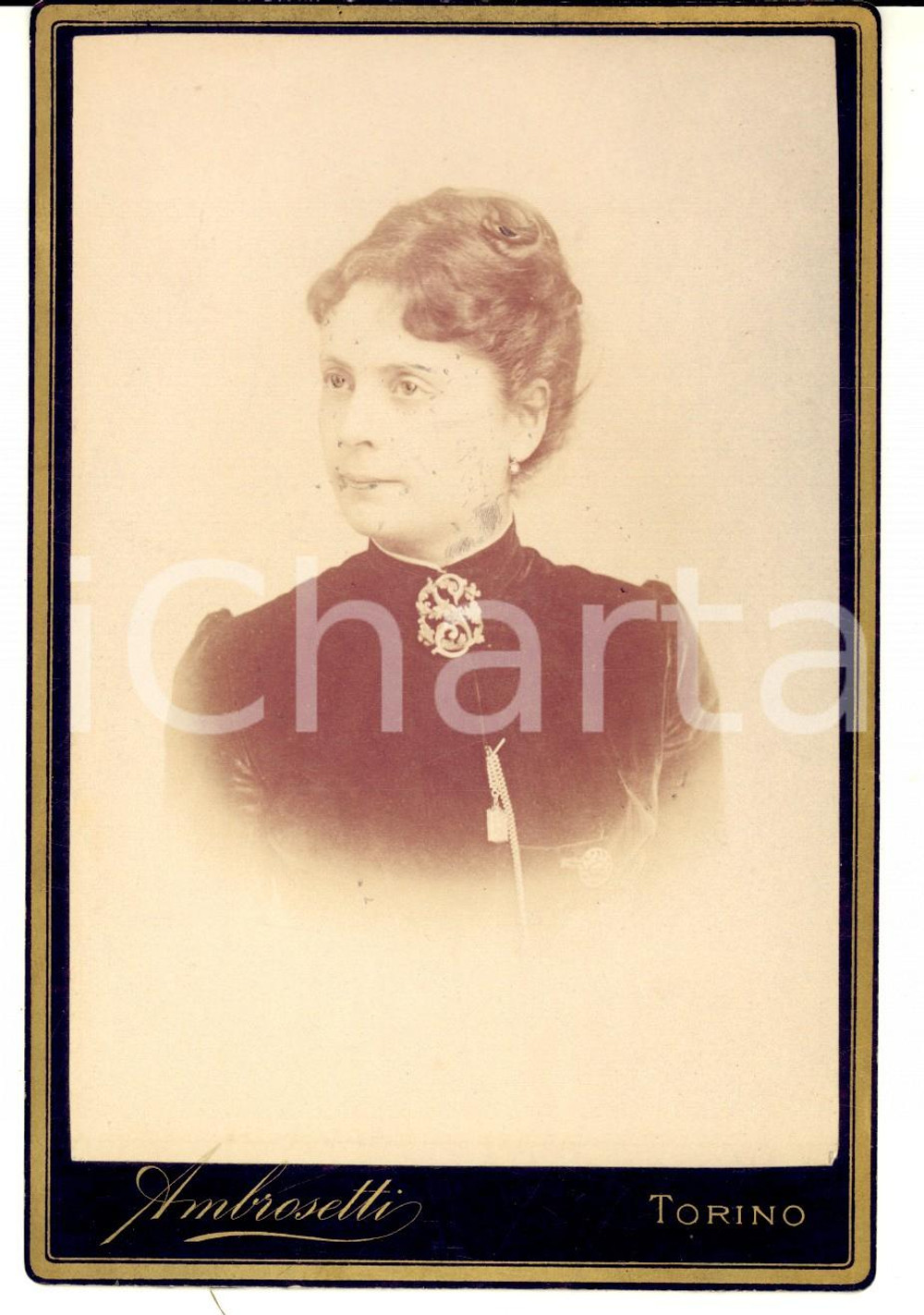 Fotografia d epoca originale 1890 ca TORINO Donna in abito di velluto nero Fotografia AMBROSETTI 1