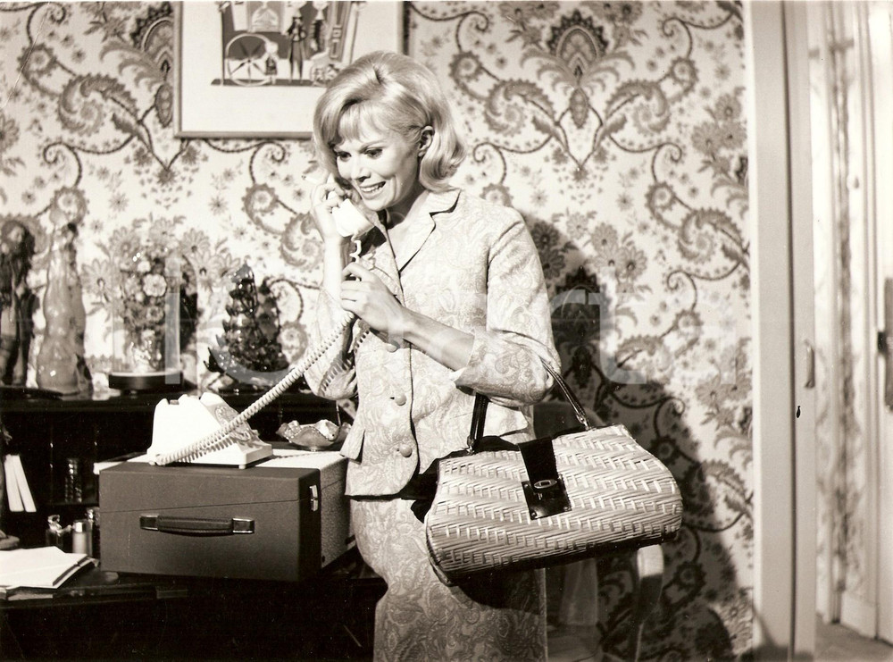 Fotografia d epoca originale 1964 LA DERIVE Jacqueline VANDAL at the phone Movie Paula DELSOL Foto di scena 1