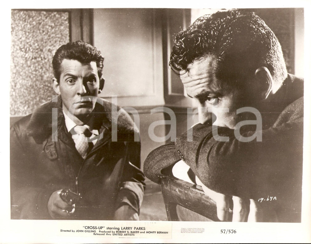 Fotografia d epoca originale 1955 CROSSUP Ronan O CASEY points the gun Movie by John GILLING Foto di scena 1