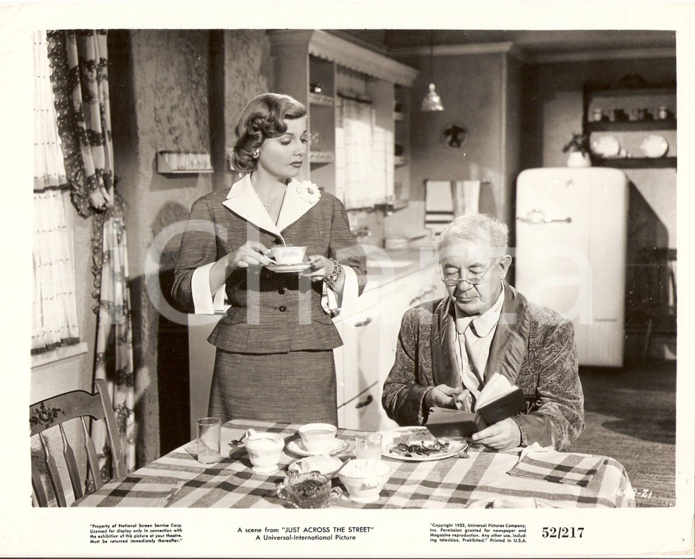Fotografia d epoca originale 1952 JUST ACROSS THE STREET Cecil KELLAWAY Ann SHERIDAN breakfast Foto di scena 1