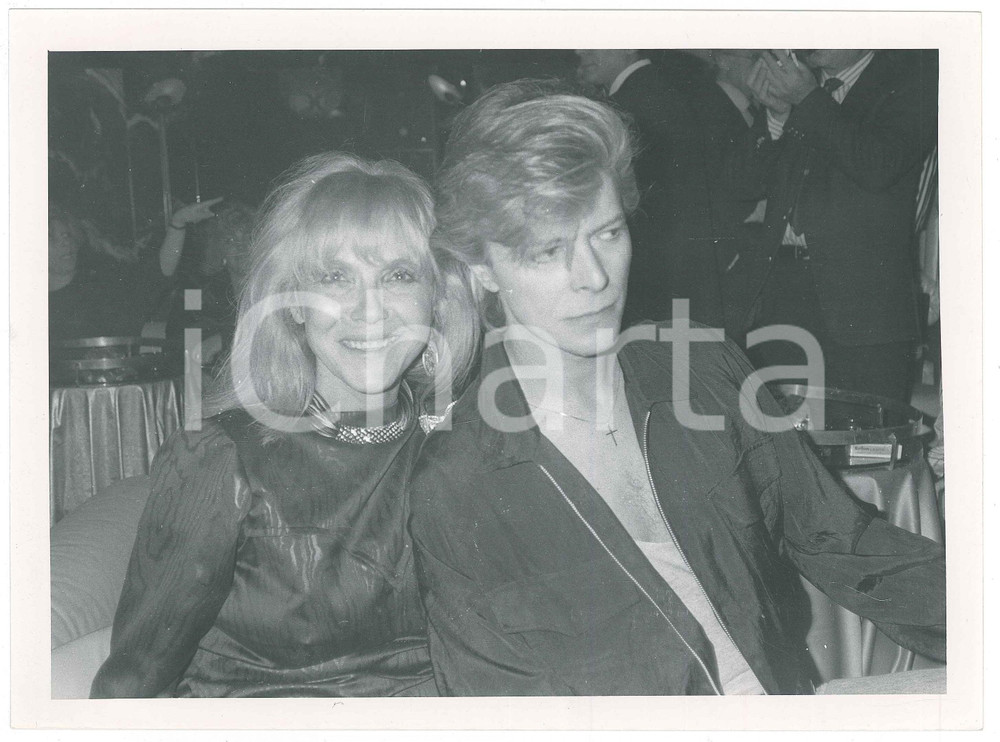 Fotografia d epoca originale 1980 ca s.l. David BOWIE con la moglie Angie  Fotografia 24x18 cm 1 1