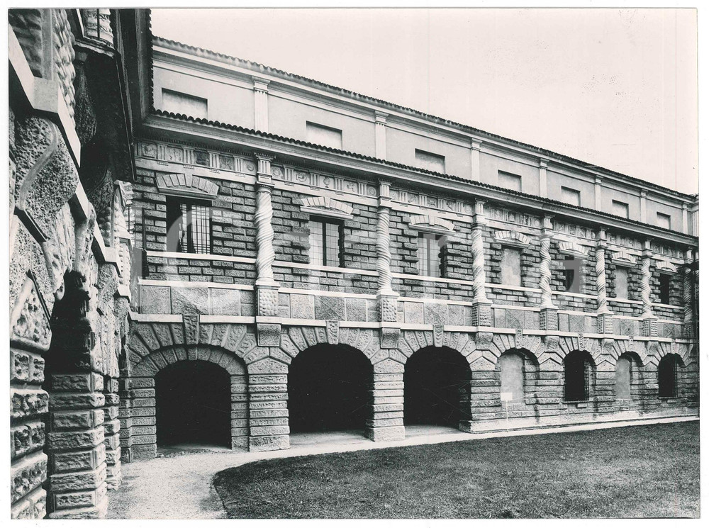 Fotografia d epoca originale 1980 ca MANTOVA Palazzo Ducale  Corte Rustica  Foto GIOVETTI 24x18 cm 1