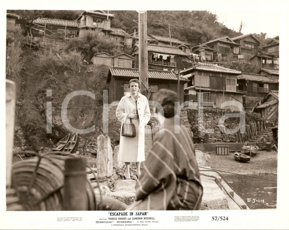 Fotografia d epoca originale 1957 ESCAPADE IN JAPAN Teresa WRIGHT incontra donna giapponese Arthur LUBIN Foto 1