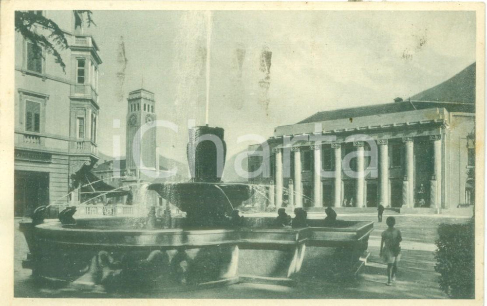 Cartolina originale da collezione 1942 BOLZANO Stazione e Fontana delle Rane Cartolina ANIMATA FP VG 1