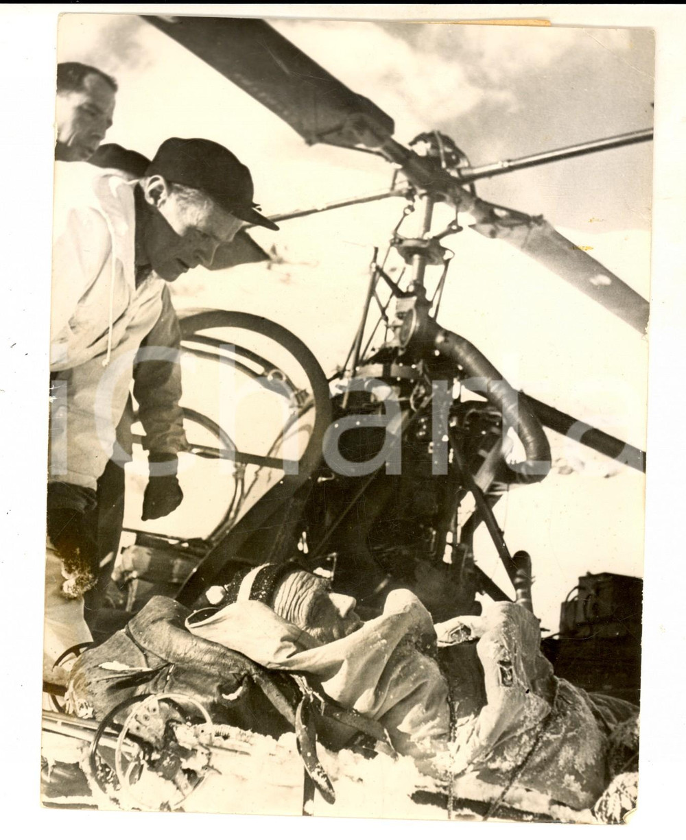 Fotografia d epoca originale 1954 SVIZZERA Elicotteri soccorrono i feriti dopo una valanga Fotografia 17x21 1