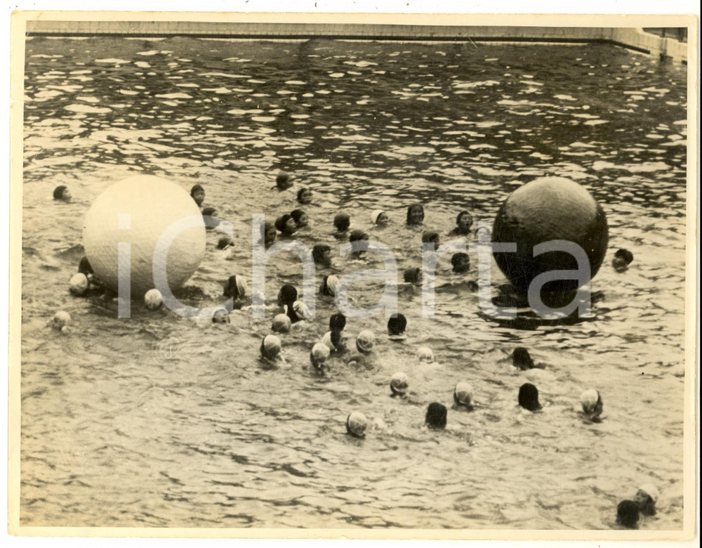 Fotografia d epoca originale 1938 JAPAN Festa di Carnevale in acqua  Fotografia CURIOSA VINTAGE 24x18 cm 1