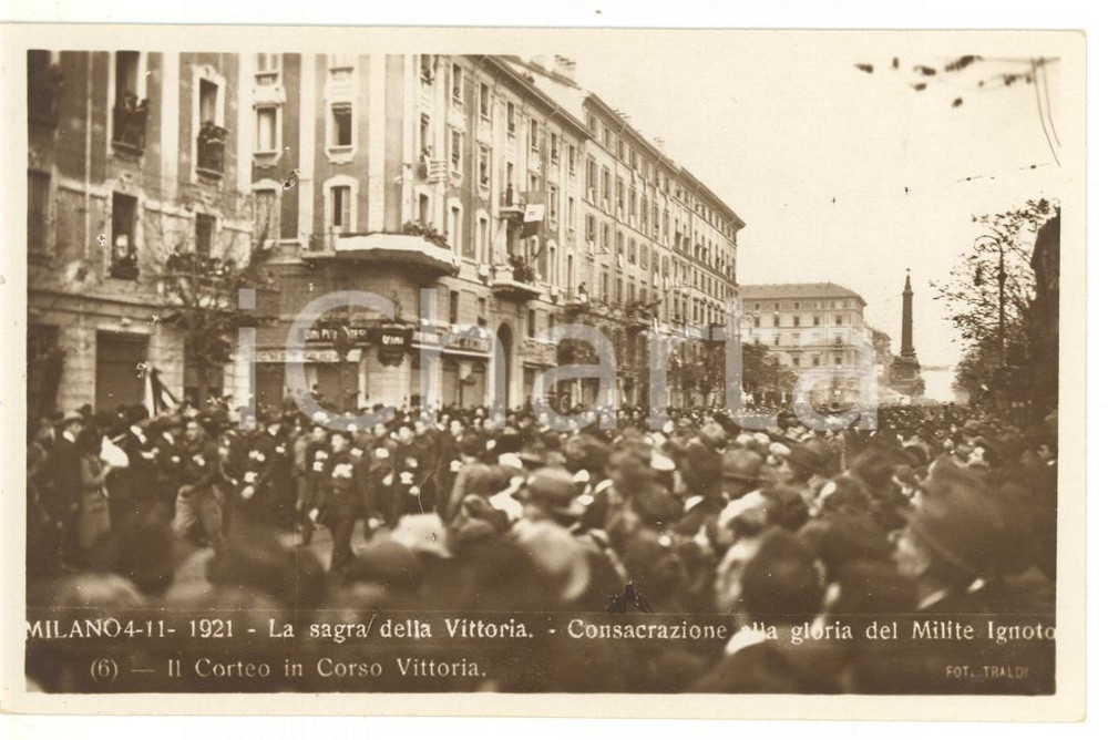 Cartolina originale da collezione 1921 MILANO Sagra della Vittoria  Il corteo in corso Vittoria Cartolina 1