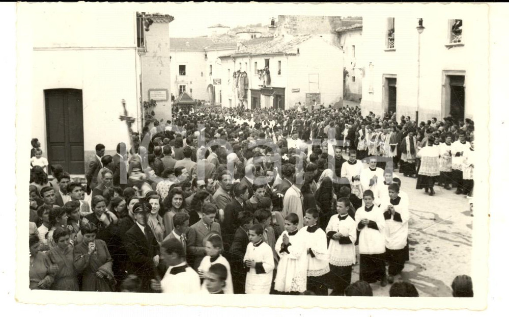 Fotografia d epoca originale 1950 ca LARINO Festa di SAN PARDO  Clero e chierichetti in processione  Foto 1