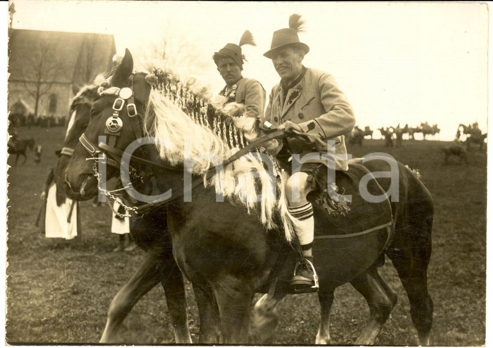 Fotografia d epoca originale 1930 ca ETTENDORF D Pasqua  Contadini sui cavalli bardati a festa Foto 16x12 1