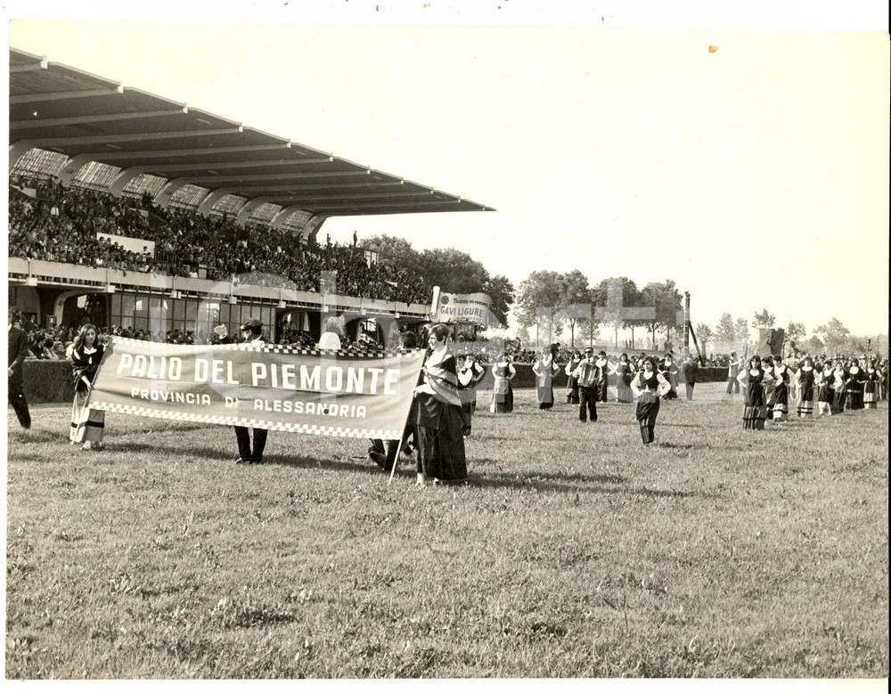 Fotografia d epoca originale 1970 ca TORINO PALIO DEL PIEMONTE  Corteo storico provincia ALESSANDRIA Foto 1