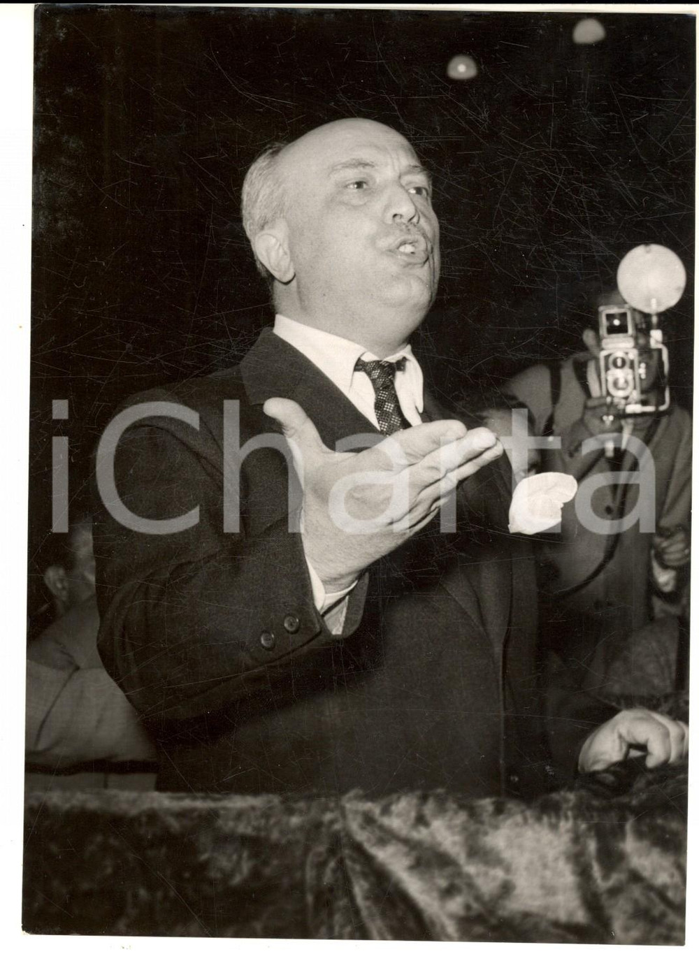 1956 ROMA Piazza del Popolo - Amintore FANFANI chiude la campagna elettorale  Fotografia d'epoca con didascalia coeva al verso.  CONDIZIONI: G FORMATO: 13x18 cm    originale e autentica 1