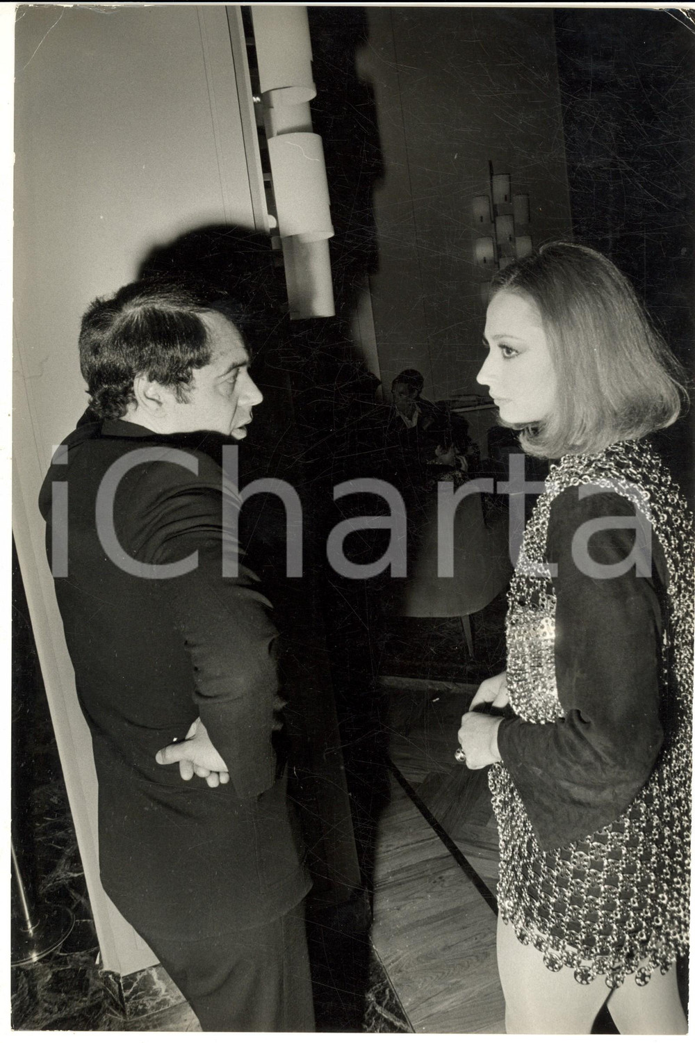 1970 ca COSTUME ITALIA Raffaella CARRA' e il fidanzato Gianni BONCOMPAGNI Foto