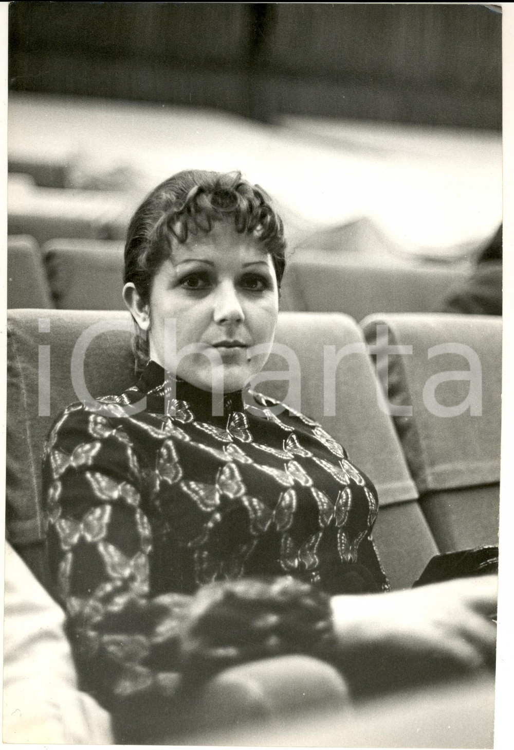 1970 ca COSTUME Cantante Orietta BERTI in sala per  prove - Foto 20x30 cm Fotografia d'epoca. CONDIZIONI: G FORMATO: 20x30 cm      originale e autentica 1
