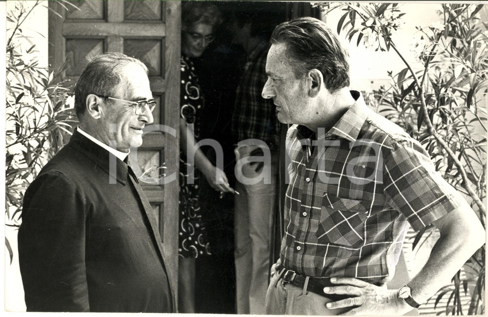 1970 ca RAVENNA Politico Benigno ZACCAGNINI con sacerdote (3) Foto 30x20 cm Fotografia d'epoca. CONDIZIONI: GFORMATO: 30x20 cm      originale e autentica 1