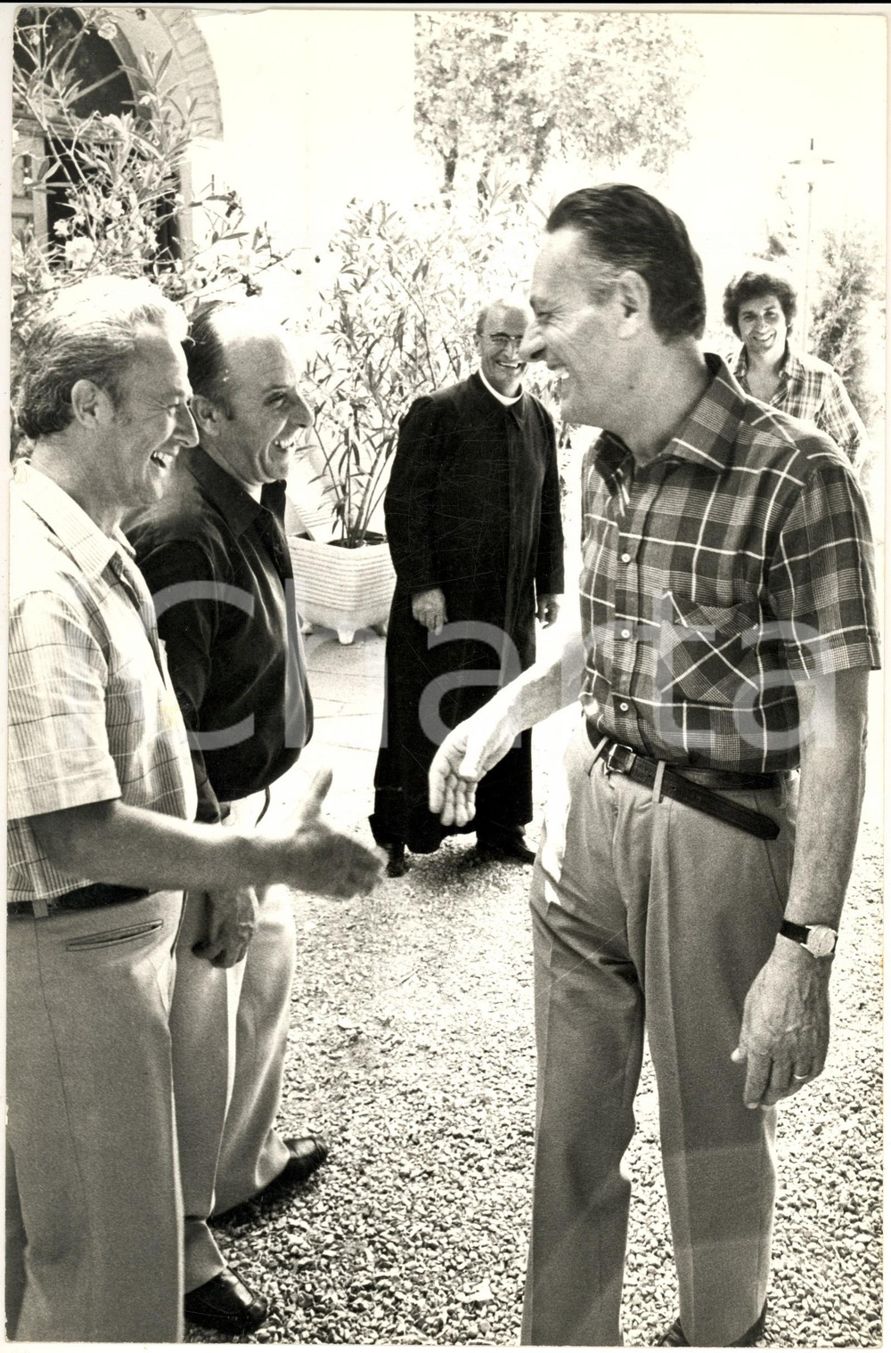 1970 ca RAVENNA Politico Benigno ZACCAGNINI tra la gente (1) Foto 20x30 cm Fotografia d'epoca. CONDIZIONI: GFORMATO: 20x30 cm      originale e autentica 1