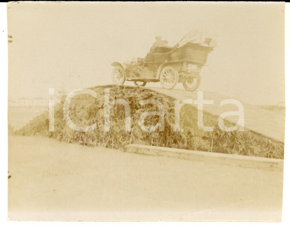 1916 WW1 ZONA DI GUERRA Automobile su ostacolo militare *Foto CURIOSA 12x9 cm