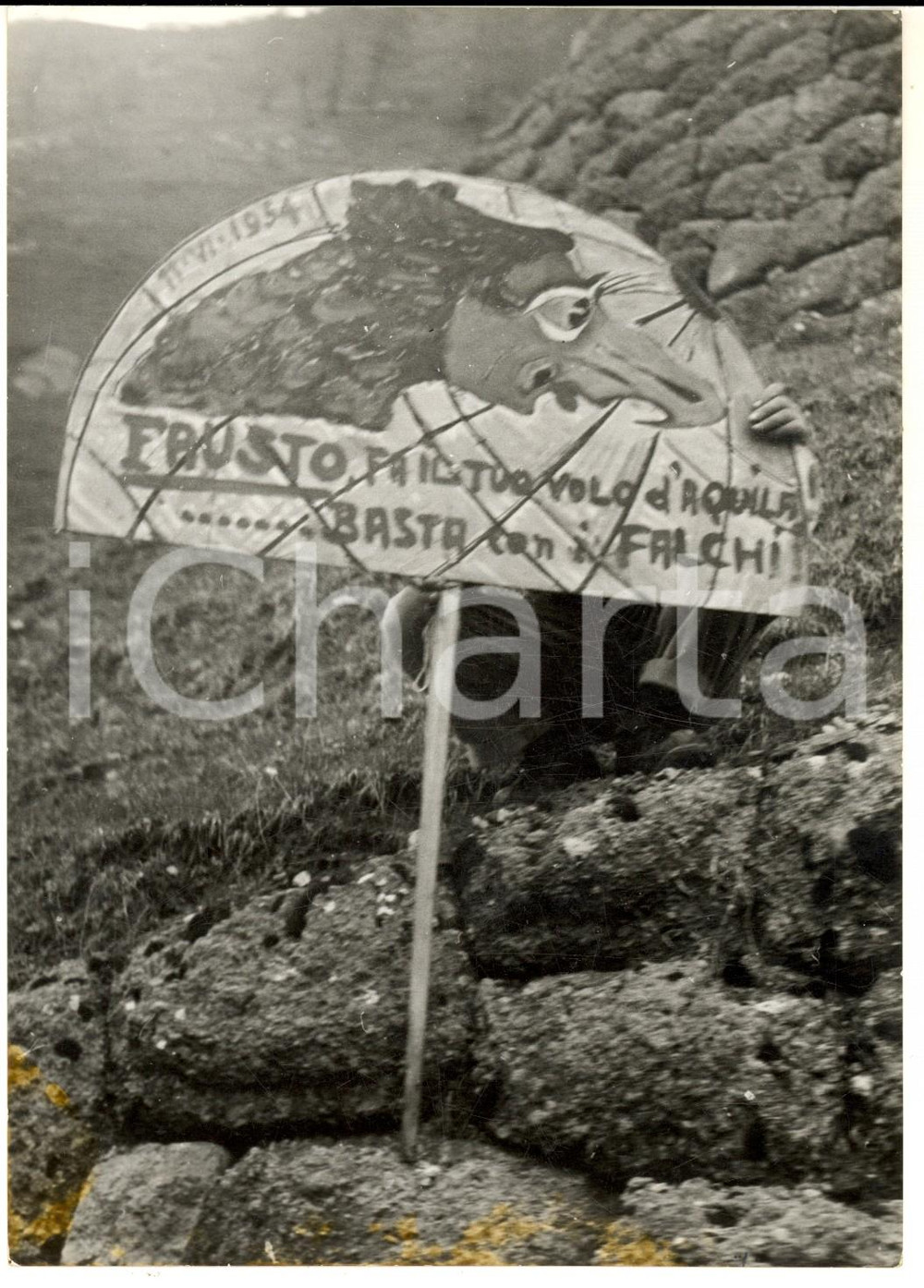 1955 ca CICLISMO Giro d'Italia - Cartelli pro Fausto COPPI lungo il percorso 