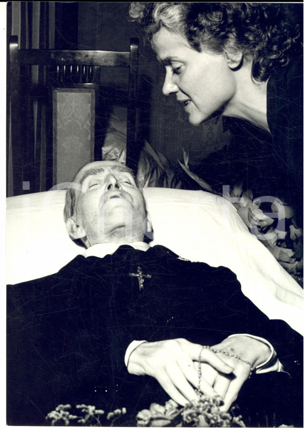 1954 MILANO Armando FALCONI sul letto di morte con la moglie Lili SVETT *Foto