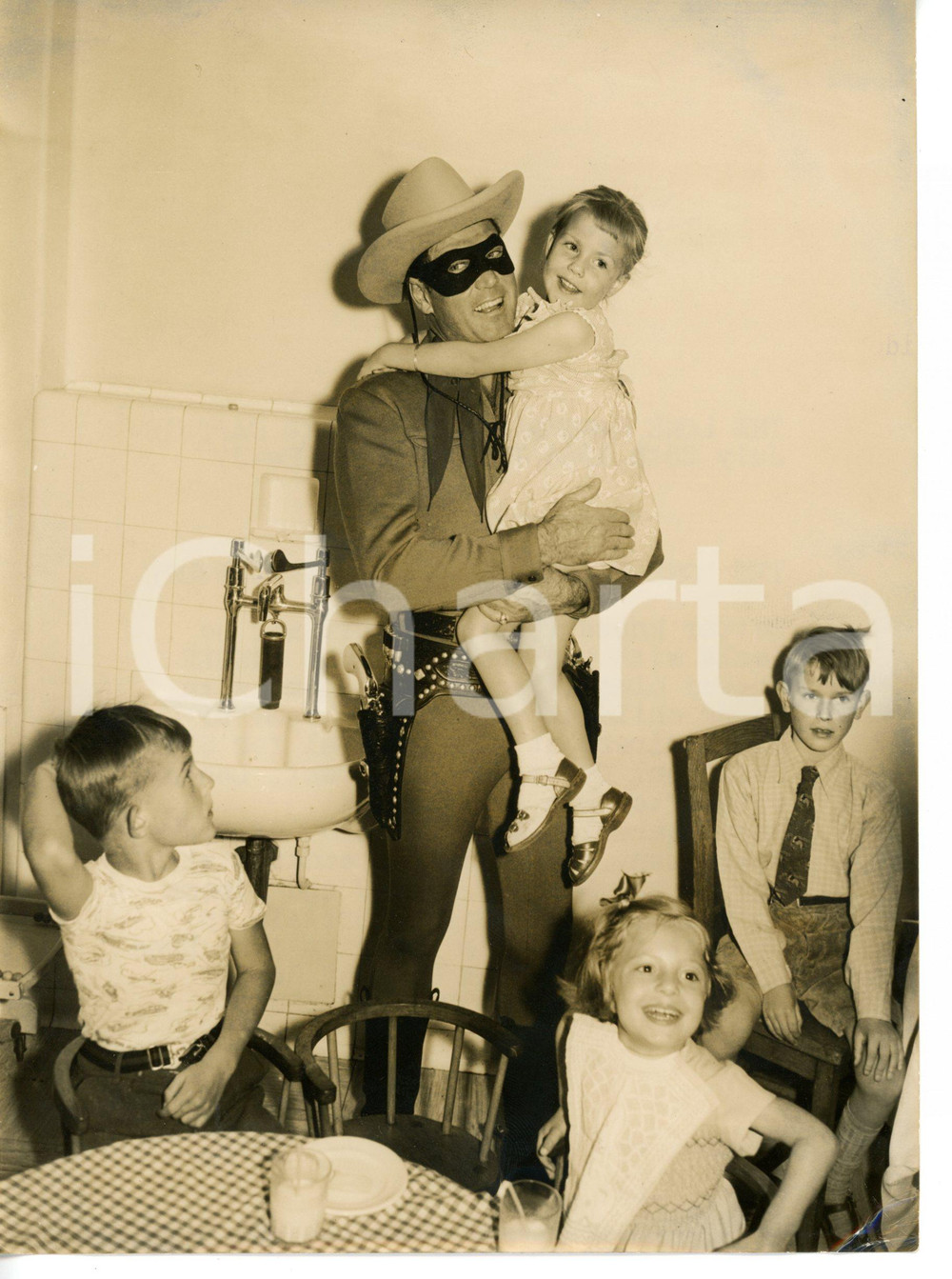 1958 LONDON Hospital for Sick Children - Clayton MOORE disguised as LONE RANGER 