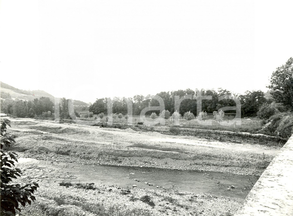 Fotografia d epoca originale 1970 ca GODIASCO PV Nuovo campo sportivo sul torrente STAFFORA Foto 1