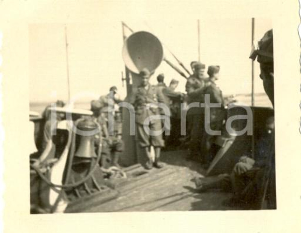 Fotografia d'epoca originale 1941 WW2 Motonave VIMINALE Soldati in partenza per l'Albania *Foto 6 x 5 cm 1