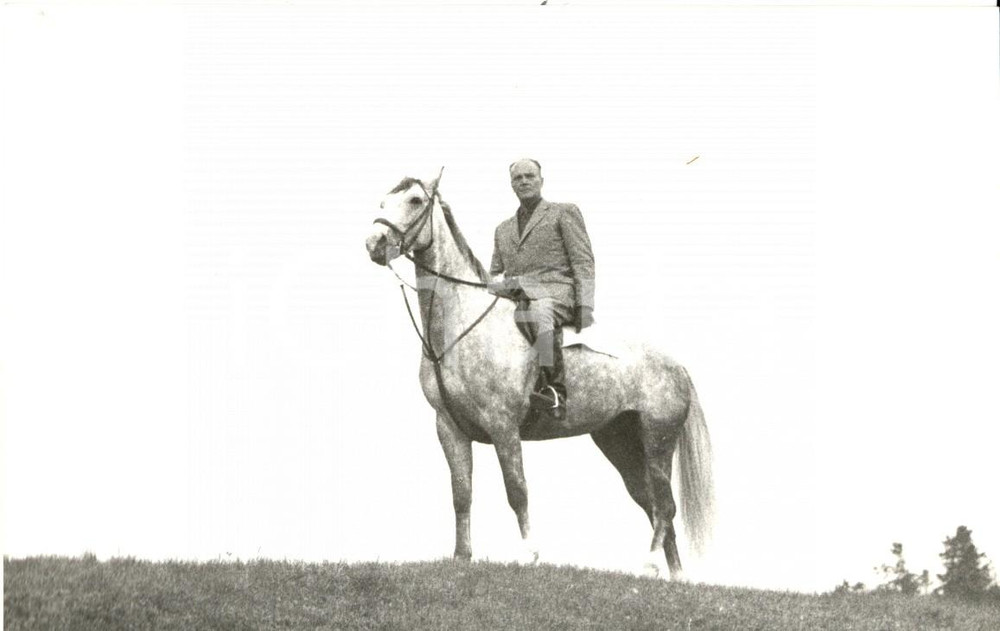 Fotografia d epoca originale 1960 ST MORITZ CH Mario DORDONI GAETANI in sella a TIVERTON S PRIDE Foto 1