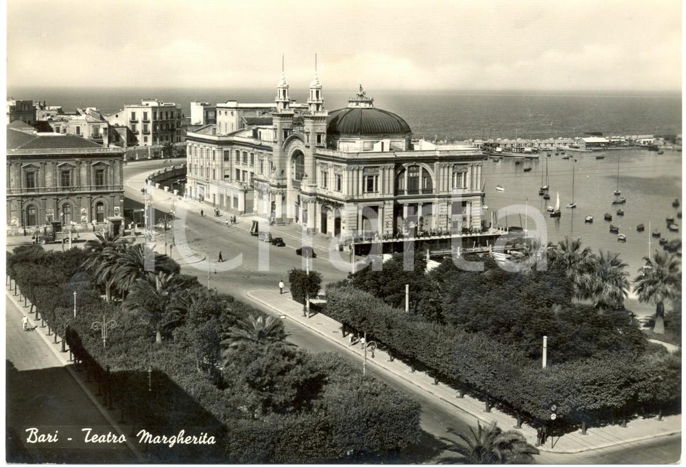 Cartolina originale da collezione 1949 BARI Panoramica del teatro MARGHERITA e lungomare *Cartolina FG VG 1