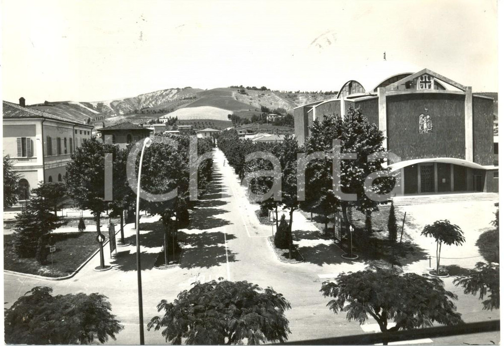 Cartolina originale da collezione 1974 RIOLO TERME (RA) Chiesa parrocchiale in corso MAZZINI *Cartolina FG VG 1